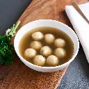 Klare_Markkloeßchen_Suppe_angerichtet.webp