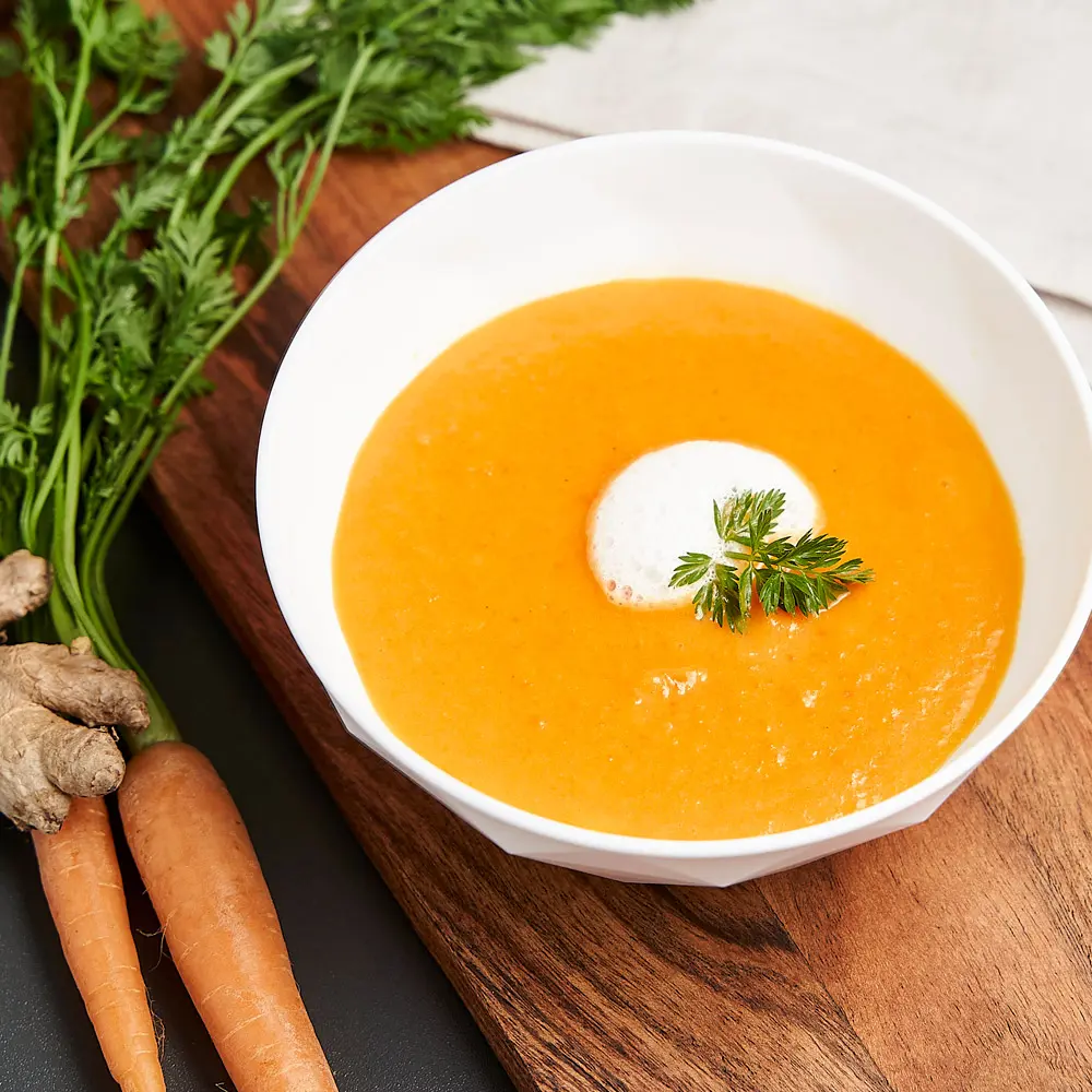 Karotten_Ingwer_Suppe2_angerichtet.webp